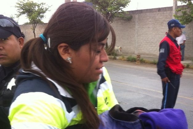 Mujer da a luz en vía pública de la ciudad de Tehuacán